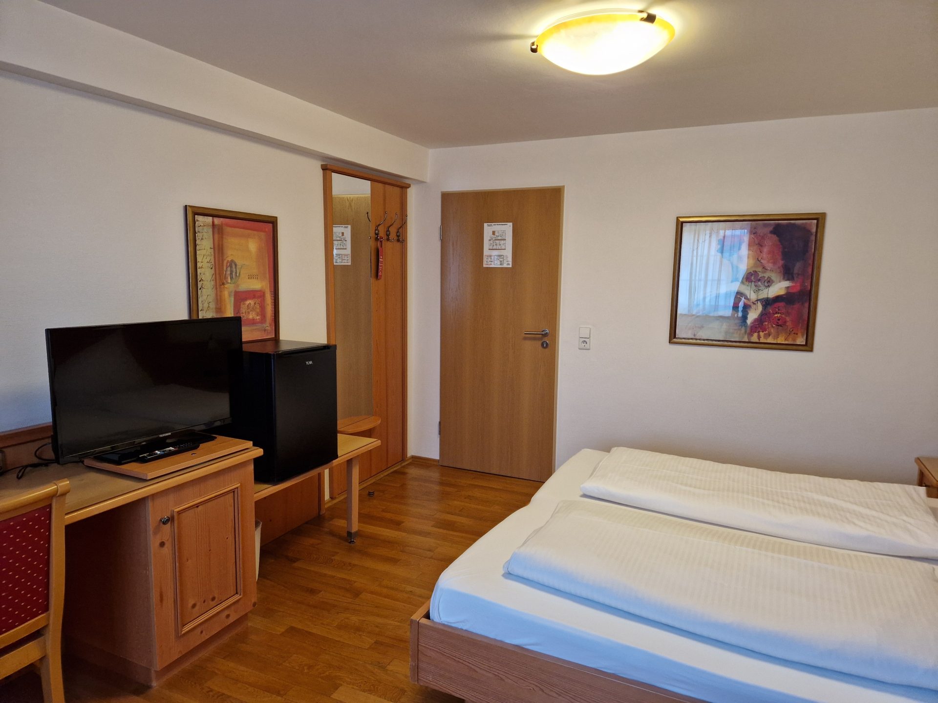 Doppelzimmer 10 Zimmer 1